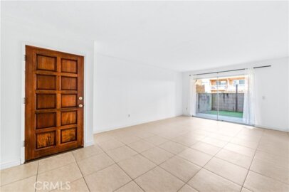 6600 Warner #115 Photo